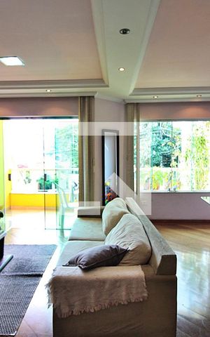 Casa à venda com 230m², 3 quartos e 2 vagasSala 