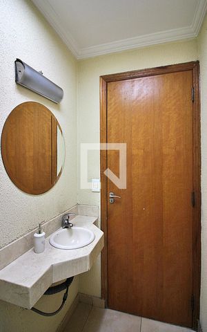 Casa à venda com 230m², 3 quartos e 2 vagasLavabo