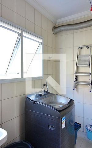 Casa à venda com 230m², 3 quartos e 2 vagasLavanderia