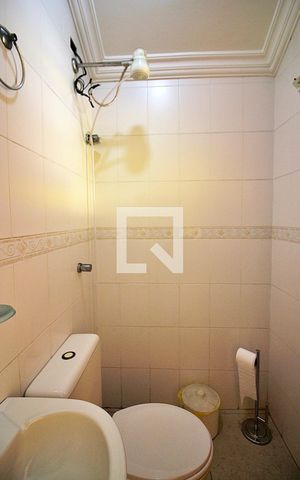 Casa à venda com 230m², 3 quartos e 2 vagasBanheiro de serviço