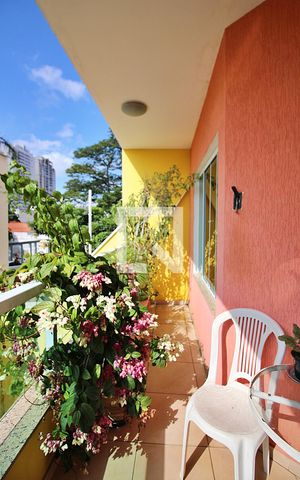 Casa à venda com 230m², 3 quartos e 2 vagasSacada da Sala 