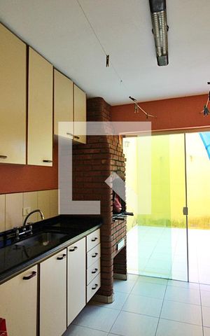 Casa à venda com 230m², 3 quartos e 2 vagas Área da Churrasqueira