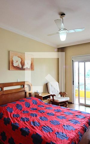 Casa à venda com 230m², 3 quartos e 2 vagasSuíte 1