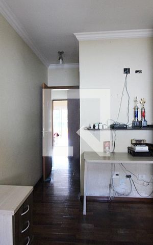 Casa à venda com 230m², 3 quartos e 2 vagasSuíte 2