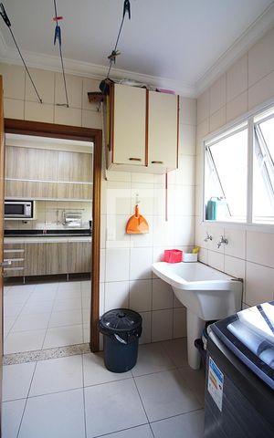 Casa à venda com 230m², 3 quartos e 2 vagasLavanderia
