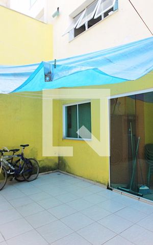 Casa à venda com 230m², 3 quartos e 2 vagasQuintal