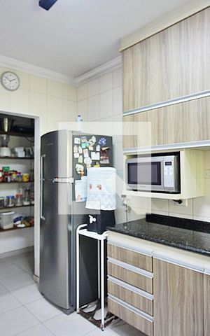 Casa à venda com 230m², 3 quartos e 2 vagasCozinha