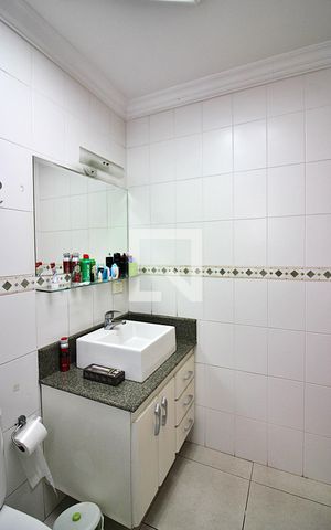 Casa à venda com 230m², 3 quartos e 2 vagasBanheiro da Suíte 2