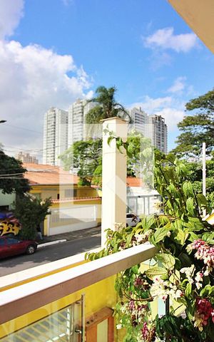 Casa à venda com 230m², 3 quartos e 2 vagasSacada da Sala 
