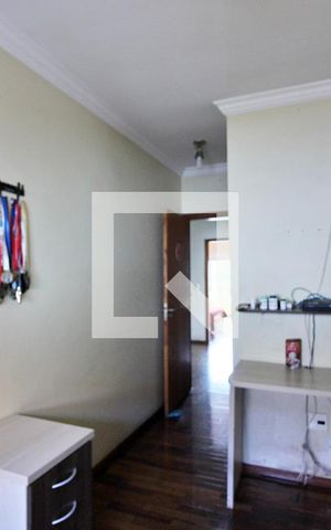 Casa à venda com 230m², 3 quartos e 2 vagasSuíte 2