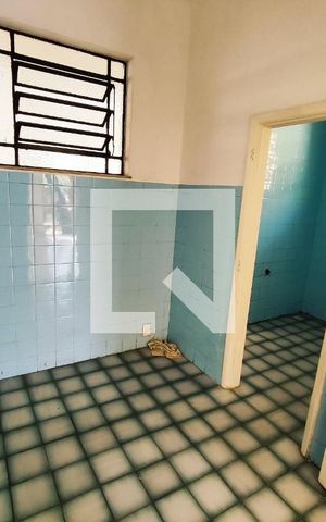 Casa à venda com 200m², 5 quartos e 3 vagas Casa à venda com 200m², 5 quartos e 3 vagasCopa