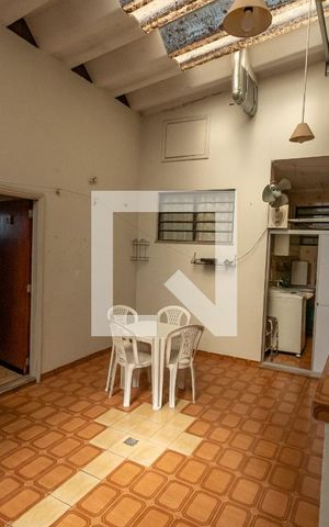 Studio à venda com 578m², 8 quartos e 8 vagas Studio à venda com 578m², 8 quartos e 8 vagasCozinha