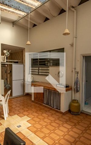 Studio à venda com 578m², 8 quartos e 8 vagas Studio à venda com 578m², 8 quartos e 8 vagasCozinha