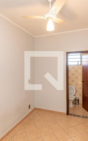 Studio à venda com 578m², 8 quartos e 8 vagas Studio à venda com 578m², 8 quartos e 8 vagasSuite