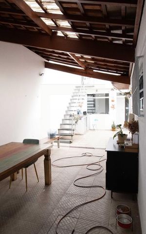 Casa à venda com 277m², 4 quartos e 2 vagas Casa à venda com 277m², 4 quartos e 2 vagasGaragem