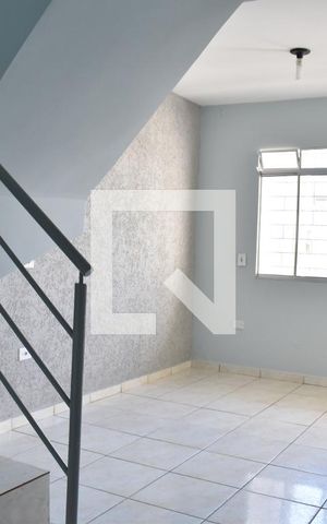 Casa para alugar com 70m², 3 quartos e 2 vagasSala