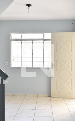 Casa para alugar com 70m², 3 quartos e 2 vagasSala
