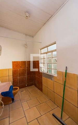 Casa à venda com 120m², 5 quartos e 3 vagas Casa à venda com 120m², 5 quartos e 3 vagasBanheiro 2