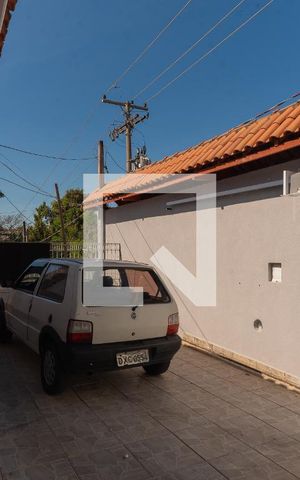 Casa à venda com 250m², 2 quartos e 3 vagas Casa à venda com 250m², 2 quartos e 3 vagasGaragem