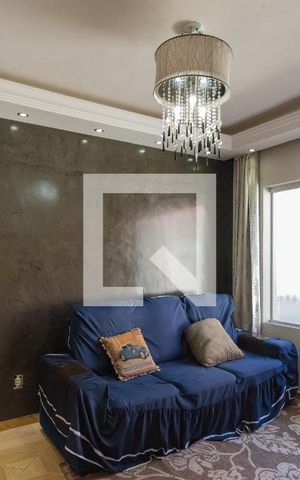 Casa à venda com 250m², 2 quartos e 3 vagas Casa à venda com 250m², 2 quartos e 3 vagasSala