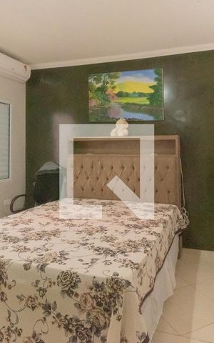 Casa à venda com 250m², 2 quartos e 3 vagas Casa à venda com 250m², 2 quartos e 3 vagasSuíte