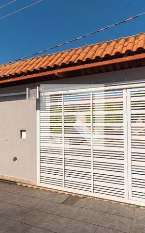 Casa à venda com 250m², 2 quartos e 3 vagas Casa à venda com 250m², 2 quartos e 3 vagasGaragem