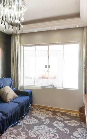 Casa à venda com 250m², 2 quartos e 3 vagas Casa à venda com 250m², 2 quartos e 3 vagasSala