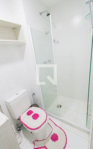 Apartamento à venda com 66m², 2 quartos e sem vaga Apartamento à venda com 66m², 2 quartos e sem vagaBanheiro Social