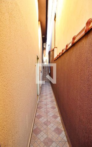 Casa à venda com 150m², 2 quartos e 2 vagasCorredor