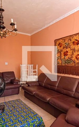 Casa à venda com 250m², 3 quartos e 2 vagas Casa à venda com 250m², 3 quartos e 2 vagasSala 2