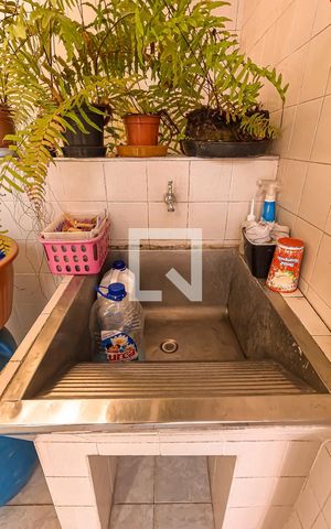 Casa à venda com 250m², 3 quartos e 2 vagas Casa à venda com 250m², 3 quartos e 2 vagasÁrea de Serviço
