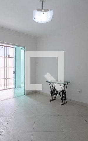 Casa para alugar com 100m², 2 quartos e sem vaga Casa para alugar com 100m², 2 quartos e sem vagaSala