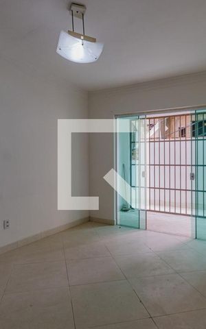 Casa para alugar com 100m², 2 quartos e sem vaga Casa para alugar com 100m², 2 quartos e sem vagaSala