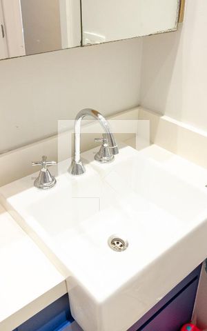 Apartamento à venda com 68m², 2 quartos e 1 vaga Apartamento à venda com 68m², 2 quartos e 1 vagaBanheiro Social