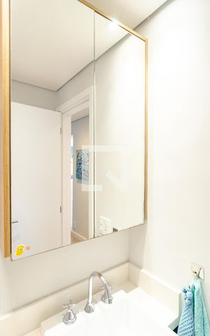 Apartamento à venda com 68m², 2 quartos e 1 vaga Apartamento à venda com 68m², 2 quartos e 1 vagaBanheiro Social