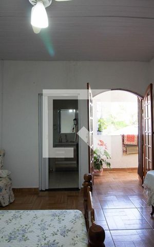 Casa à venda com 181m², 5 quartos e sem vaga