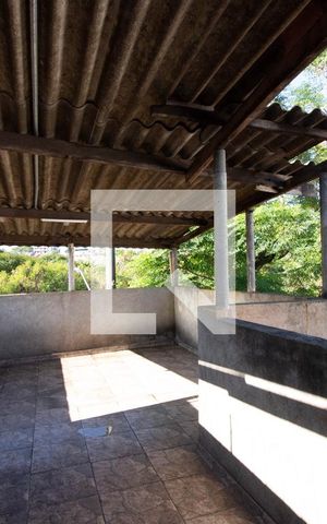 Casa à venda com 181m², 5 quartos e sem vaga Casa à venda com 181m², 5 quartos e sem vagaCasa 3