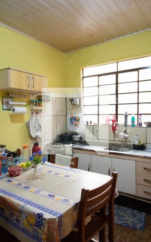 Casa à venda com 181m², 5 quartos e sem vaga Casa à venda com 181m², 5 quartos e sem vagaCozinha
