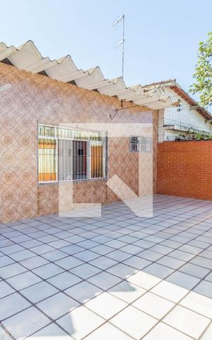 Casa para alugar com 135m², 2 quartos e 3 vagasFachada