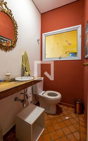 Casa à venda com 200m², 3 quartos e 2 vagasLavabo