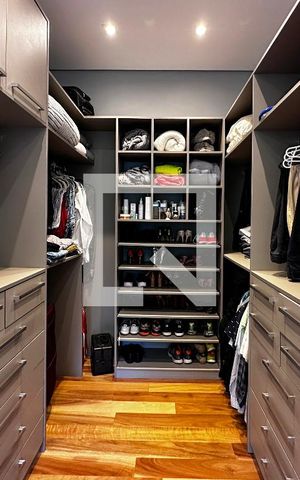 Apartamento à venda com 157m², 3 quartos e 2 vagasCloset Suíte 2