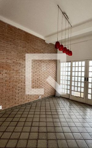 Casa à venda com 240m², 4 quartos e 3 vagas Casa à venda com 240m², 4 quartos e 3 vagasSala de Jantar