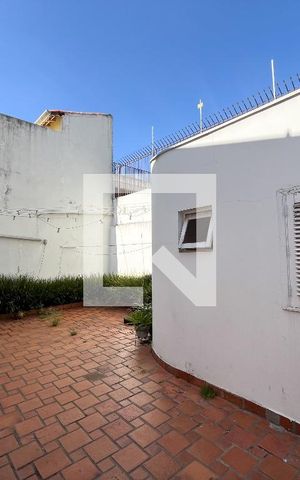 Casa à venda com 240m², 4 quartos e 3 vagas Casa à venda com 240m², 4 quartos e 3 vagasQuintal