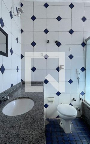 Casa à venda com 240m², 4 quartos e 3 vagas Casa à venda com 240m², 4 quartos e 3 vagasBanheiro da Suíte