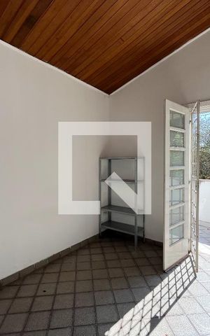 Casa à venda com 240m², 4 quartos e 3 vagas Casa à venda com 240m², 4 quartos e 3 vagasQuarto 4