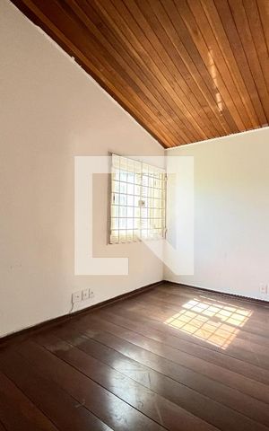 Casa à venda com 240m², 4 quartos e 3 vagas Casa à venda com 240m², 4 quartos e 3 vagasQuarto 2
