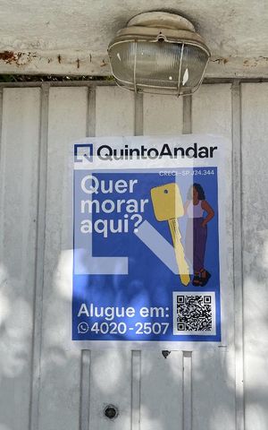 Casa à venda com 240m², 4 quartos e 3 vagas Casa à venda com 240m², 4 quartos e 3 vagasPlaquinha