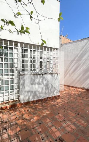 Casa à venda com 240m², 4 quartos e 3 vagas Casa à venda com 240m², 4 quartos e 3 vagasGaragem