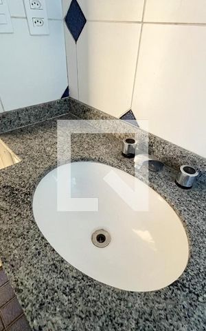 Casa à venda com 240m², 4 quartos e 3 vagas Casa à venda com 240m², 4 quartos e 3 vagasBanheiro Corredor