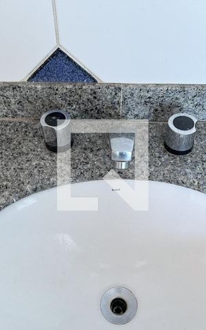 Casa à venda com 240m², 4 quartos e 3 vagas Casa à venda com 240m², 4 quartos e 3 vagasBanheiro da Suíte